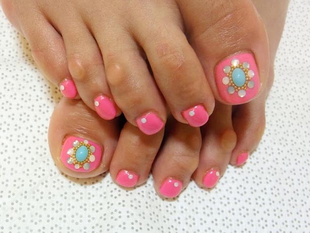 17 Beautiful & Stylish Pedicure Nail Art Ideas To Try This Summer