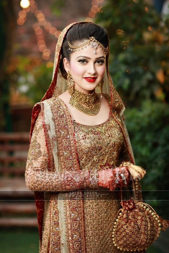 Latest Pakistani Bridal Wedding Dresses 2019 Collection – diKHAWA ...