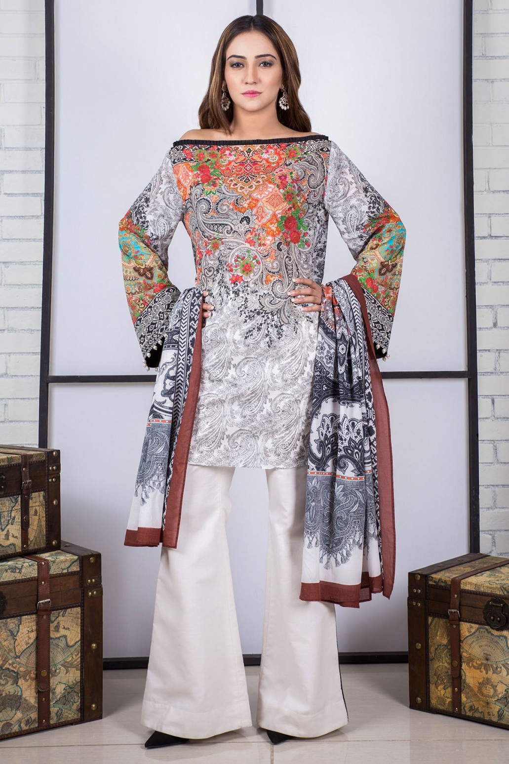Girl In Prined Gray And White Kurti 1031x1547 