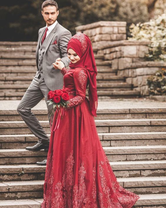 Pakistani Wedding Photography Poses Ideas 2023 for Couples - StyleGlow.com